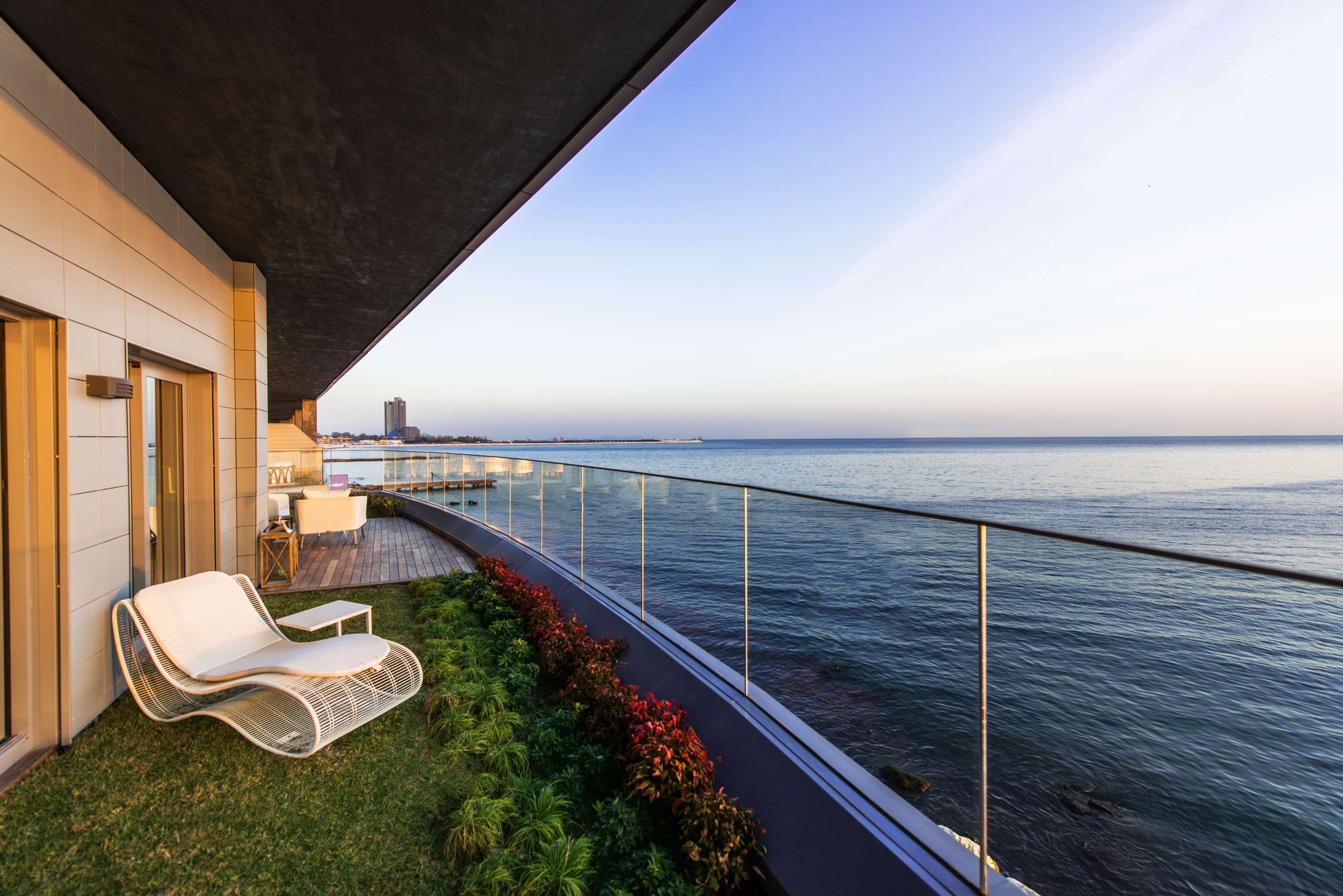Sea Pearl Ataköy garden terrace above the Marmara Sea